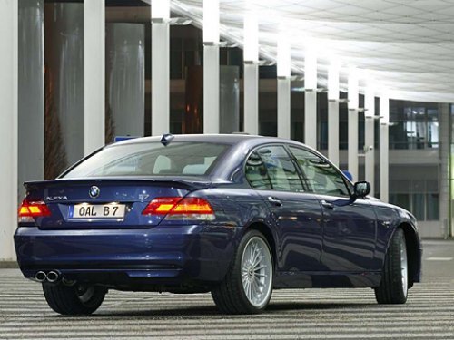 На данный момент собственного люксового спорт-седана у BMW нет. Зато придворные тюнинг-ателье…