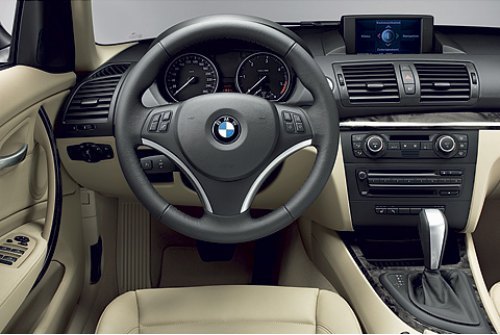 Интерьер BMW 1-й серии взыскательные клиенты ругали за материалы салона, но теперь их качество…