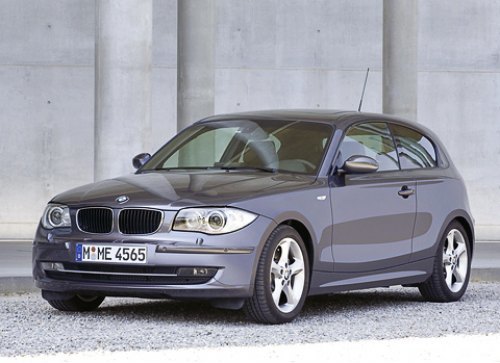 После рестайлинга BMW 1-й серии немного прихорошилась и получила трехдверную версию. Пожалуй,…