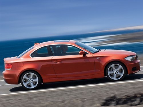 Купе BMW 1-й серии будет куда дешевле двухдверной «трёшки», но и подороже обычных «копеек». Статус…