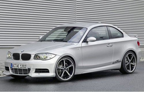 По заказу на купе BMW 135i AC Schnitzer устанавливает элегантные 19-дюймовые колеса BiColor.