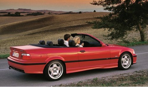 BMW M3 Convertible E36 дебютировал в 1994 году и оснащался уже шестицилиндровым двигателем,…