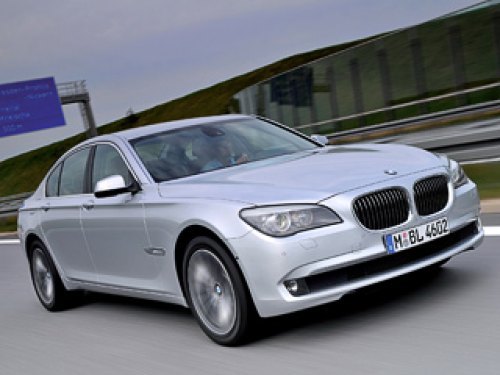 В BMW ничего не могли предложить тем, кто искал себе представительский седан с полным приводом.…