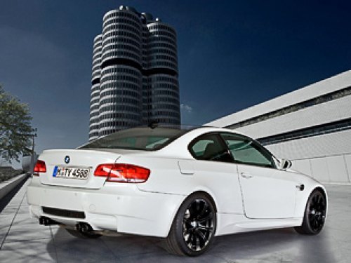 У вашего дилера BMW может стоять годовая очередь на M3, но машину в версии Edition доставят ровно…