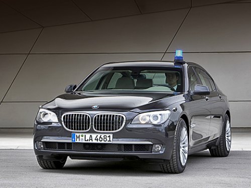 Как и другие бронированные модели BMW, новая «семёрка» High Security не слишком выделяется, и…