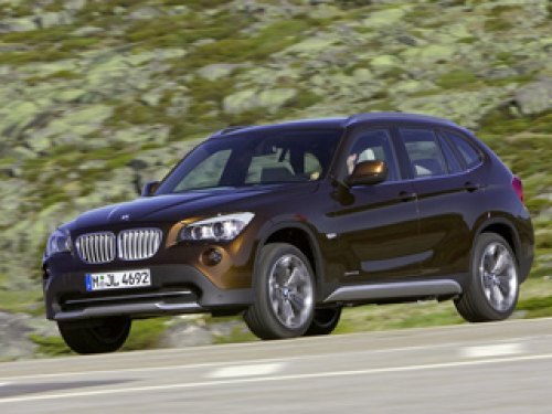 В «базе» у BMW X1 — противотуманные фары, кондиционер, системы динамического контроля устойчивости…