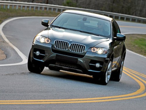 Паркетник BMW X6 xDrive35i с 306-сильным наддувным мотором семейства N55, снабжённый…