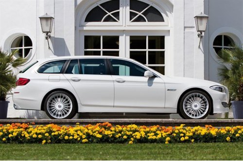 Внешних изменений, так же как и в случае с седаном, немного. У универсала Alpina B5 слегка…