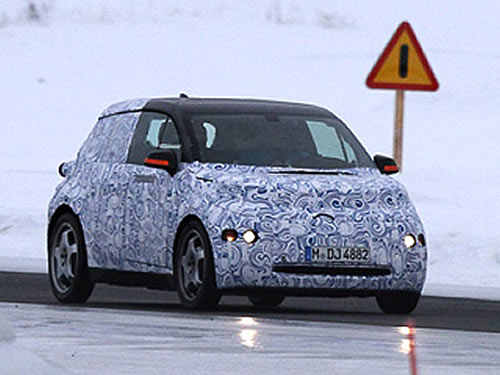 Судя по первым шпионским снимкам, хэтчбек BMW i3 не будет обладать таким же стремительным силуэтом,…