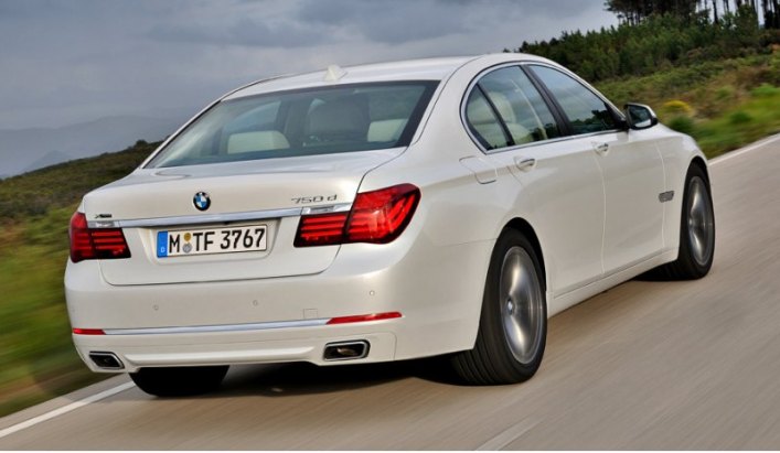 Заявленный расход новой модификации BMW 750d xDrive составляет всего 6,4 л дизельного топлива на…