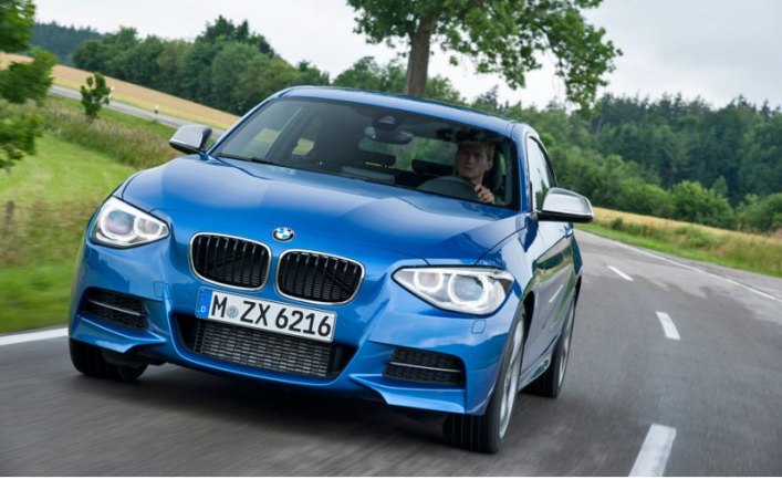 Модель BMW M135i с приводом на все колеса отныне оснащается 320-сильной бензиновой «шестеркой» и…