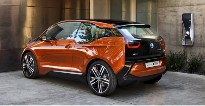 В целом внешне трехдверный электрокар BMW i3 выглядит вполне серийно.