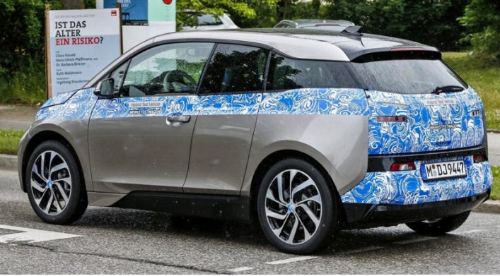Длина серийного BMW i3 составляет 3999 мм, а колесная база равна 2570 мм. Шины имеют размерность…