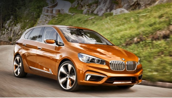 Концепт окрашен в эксклюзивный цвет Gold Race Orange.
