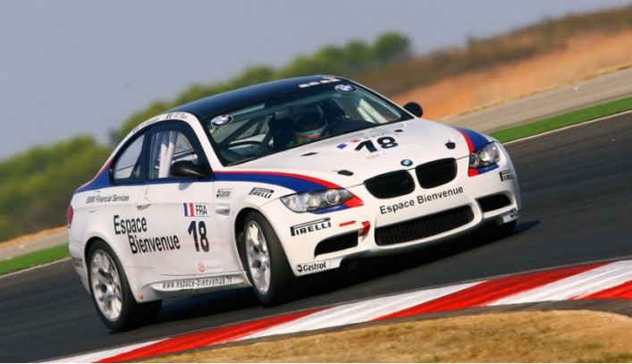 До BMW M235i Racing наиболее доступным гоночным BMW было купе M3 GT4 — 420-сильный…