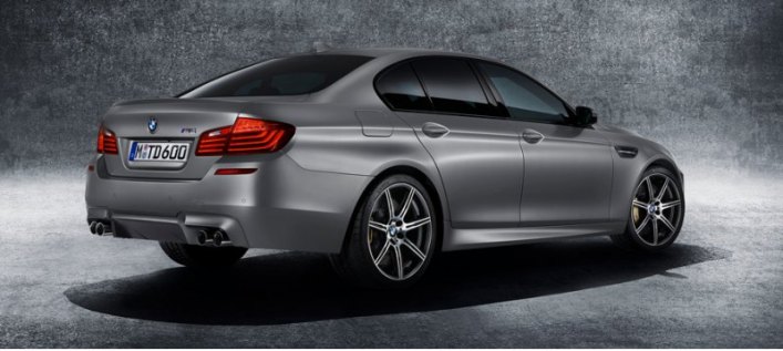 Лимитированное юбилейное издание седана BMW M5 будет ограничено 300 экземплярами.