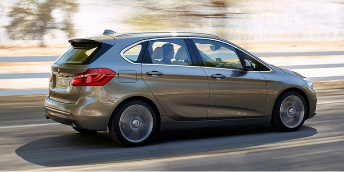 Компактвэн BMW 225i Active Tourer достигает отметки 100 км/ч за 7,5 с. Максимальная скорость — 230…