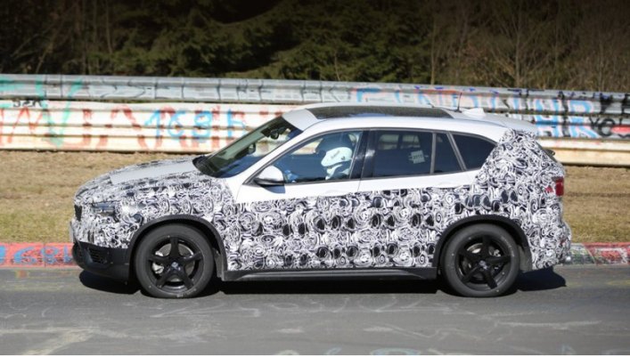 Следующий паркетник BMW X1 будет короче предшественника (у того было 4,45 м от бампера до бампера).