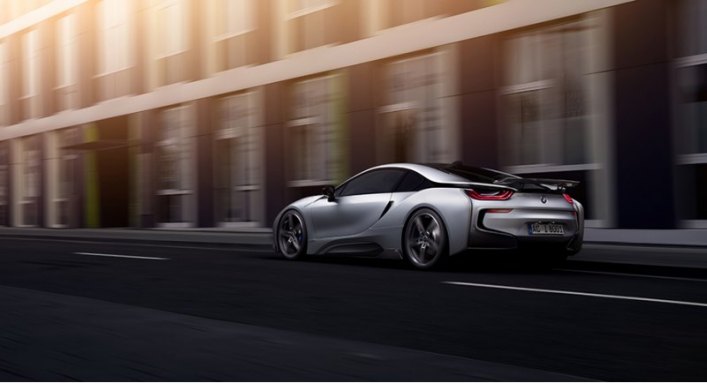 Купе BMW i8 оснащено гибридной силовой установкой с суммарной отдачей 362 л.с. До 100 км/ч спорткар…