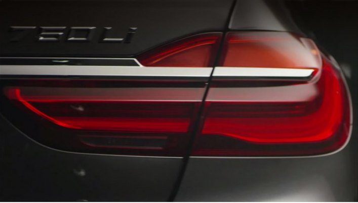 До сих пор компания BMW распространяла лишь фотографии закамуфлированного седана, а на днях…