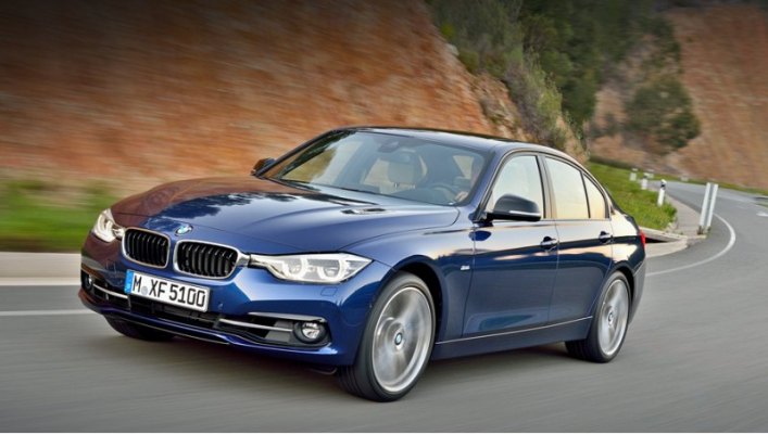 Для рестайлингового седана BMW третьей серии стал доступен новый цвет кузова Mediterranean Blue,…