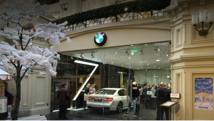 Главная новинка года — флагманский седан BMW седьмой серии. На него возлагаются большие надежды. В…