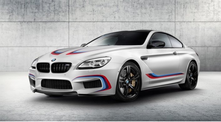 Версия Competition Edition может быть окрашена в один из двух оттенков: Alpine White или Austin…