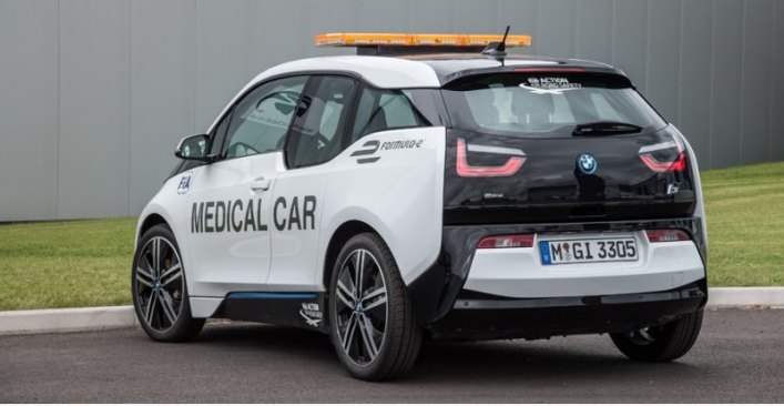 Модель BMW i3 на днях обзавелась более емкой батареей. (На фото — официальный медицинский…
