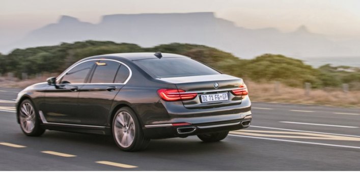 Средний расход топлива седана BMW 730i sDrive, по заявлению производителя, составляет 5,7 л/100 км.