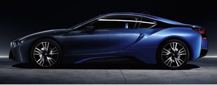 У модели i8 нос окрашен в цвет Protonic Dark Silver, а корма — в Protonic Blue. Между ними —…