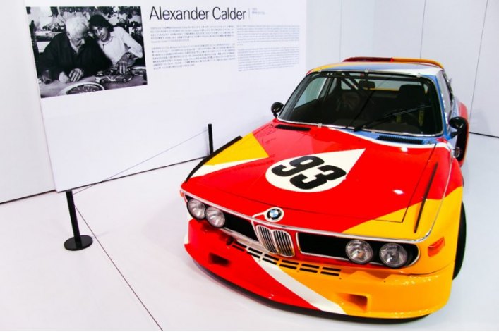 Первый арт-кар BMW (модель 3.0 CSL) был раскрашен американским художником Александром Калдером в…