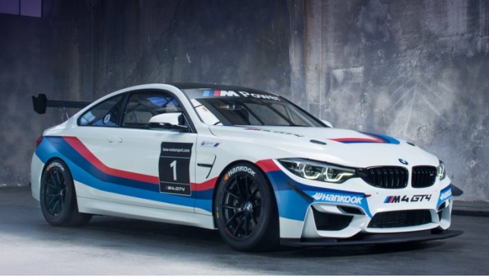 Длина двухдверки BMW M4 GT4 составляет 4750 мм, а ширина и высота ? 1877 и 1369 мм. Для сравнения,…