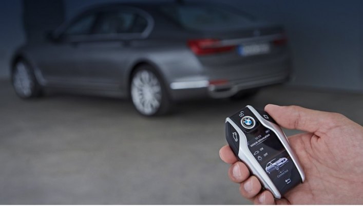 Устройство BMW Display Key с цветным сенсорным экраном — это нечто среднее между ключом и…