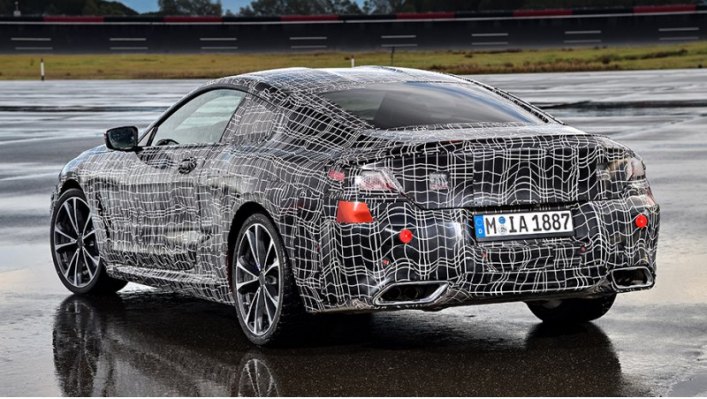 По слухам, немцы подготовят даже бензоэлектрическое исполнение iPerformance, как у BMW 740Le…