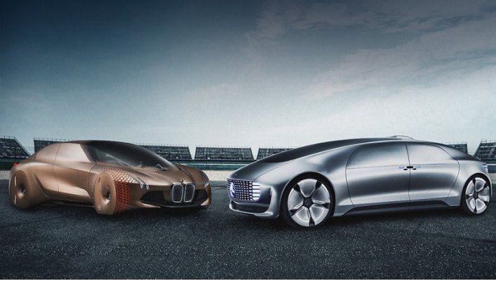 Встретились как-то на стадионе концепты BMW Vision Next 100 и Mercedes F 015 Luxury in Motion...…