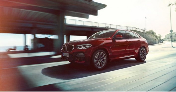 У кроссовера X4 с нынешнего августа появится вариант xDrive30d, оснащенный трехлитровой дизельной…