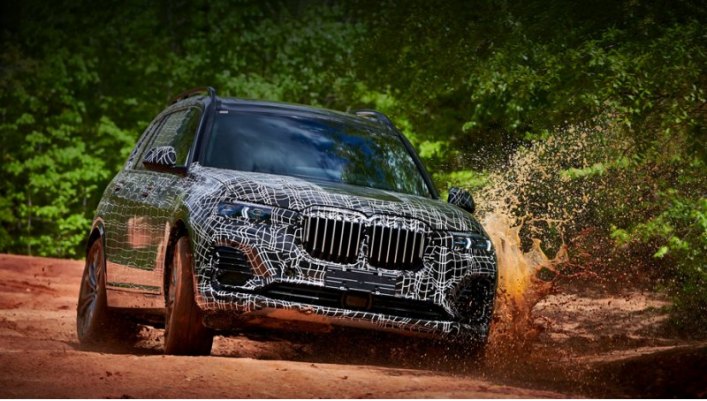 Зарубежные журналисты уже поездили на предсерийных BMW X7. Коллеги отмечают хороший баланс между…