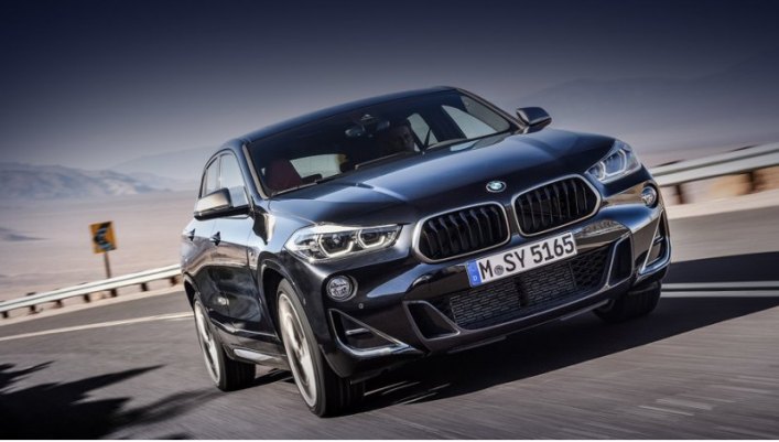 Оформление экстерьера Cerium Grey основано на комплекте X2 M Sport Package. В передний бампер…