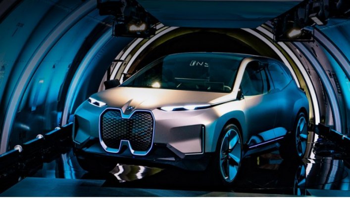 Глядя на концепт BMW Vision iNext, теперь хочется спросить: who's next? Кто будет следующим…