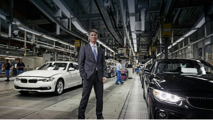 Топ-менеджер возглавил BMW весной 2015 года. Он мог бы спокойно сидеть в директорском кресле до мая…