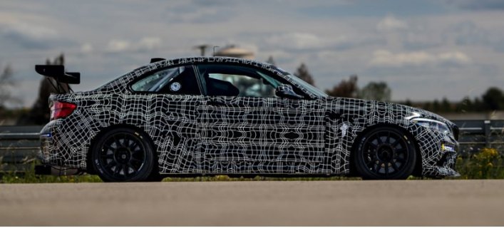 Среди прочего новая гоночная «двушка» была испытана на автодромах Мирамас во Франции и в Портимао…
