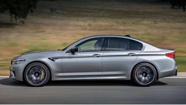 Сегодня самая мощная заводская версия BMW M5 — Competition. В России «эм-пятая» представлена только…