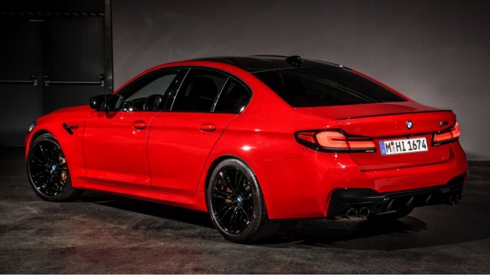 Для BMW M5 доступны опции дистанционного запуска двигателя и блокировки/разблокировки дверей с…