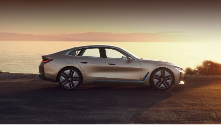 Серийный i4 внешне пойдёт по стопам шоу-кара Concept i4, показанного в марте 2020-го. Дата премьеры…