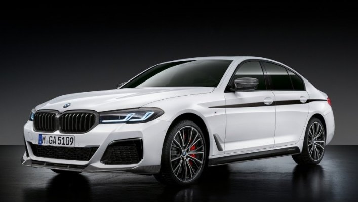 Модели BMW пятой серии положены четыре варианта кованых колёс: один на 19 дюймов и три исполнения…