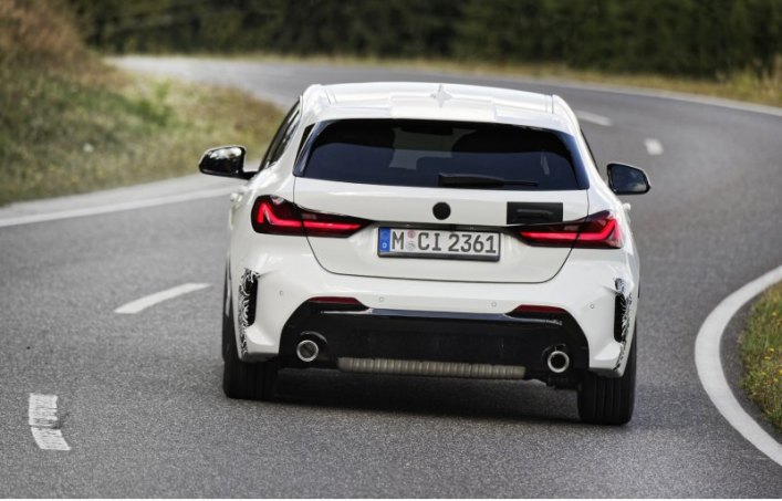 Компания обещает здесь «типичное для BMW удовольствие от вождения» и даже так: «активное…