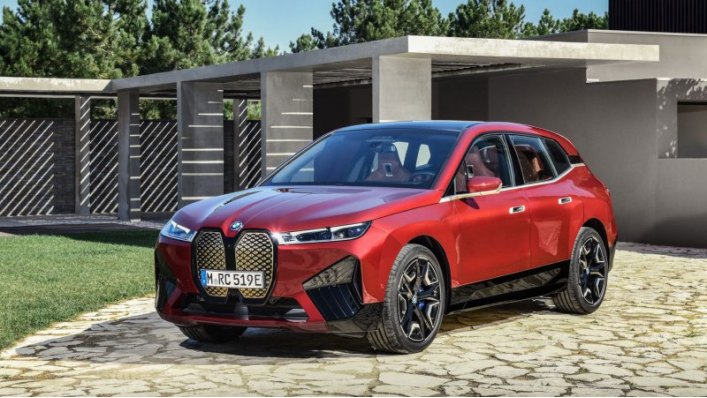 С 2021 года в Мюнхене «начнется» седан BMW i4, а в Дингольфинге — паркетник BMW iX (на фото со…