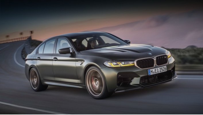 Суперседан BMW M5 CS получил оригинальную решётку радиатора с соответствующим шильдиком и…
