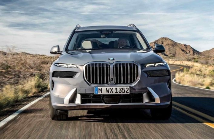 BMW X7 2023 представили официально