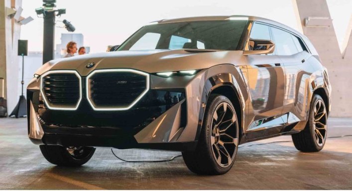 У нового кроссовера BMW XM не будет версии Competition